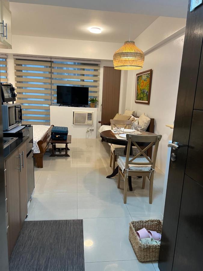 Telly'S Studio Across Naia3 Manila Esterno foto