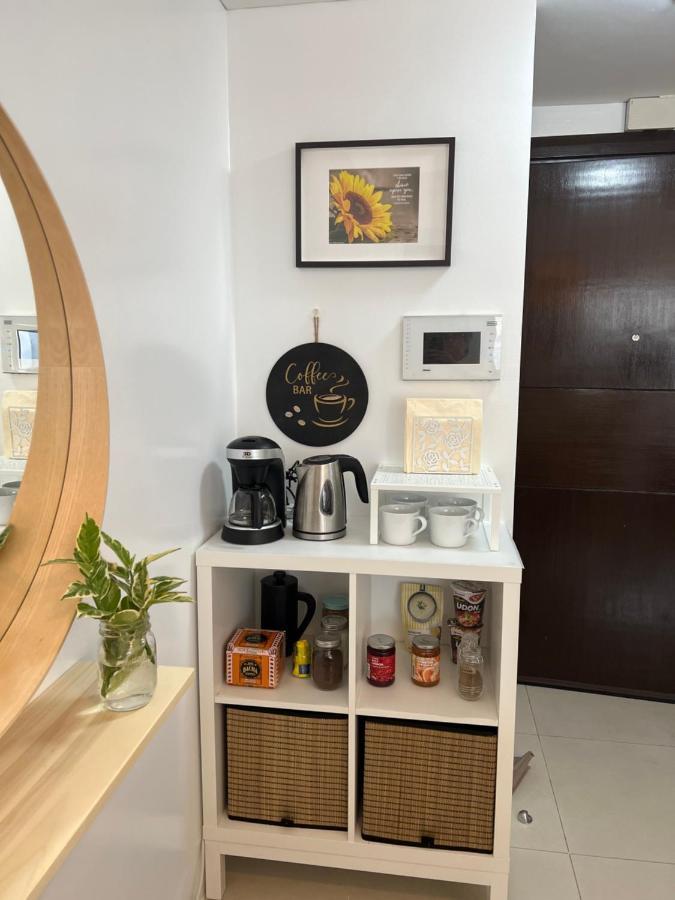 Telly'S Studio Across Naia3 Manila Esterno foto